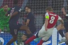 保駕護(hù)航大巴黎進(jìn)決賽！歐冠官方盛贊多納魯馬：大師級