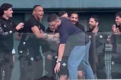 皇家貝蒂斯球迷在慶祝活動中高呼“安東尼留下來”！