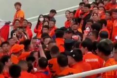 王鈺棟進(jìn)球后個別泰山球迷為他鼓掌，引發(fā)眾多泰山球迷不滿