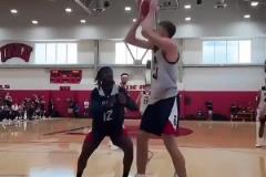 弗拉格美國隊(duì)陪練集錦：單打朱哥濃眉不在話下 阿德巴約頭上摘瓜