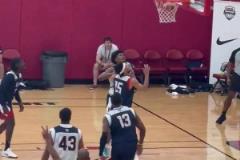 看看你認(rèn)識幾個(gè)？弗拉格在夢之隊(duì)訓(xùn)練營中絲毫不怯場啊