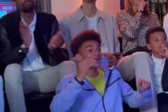 雙向奔赴！馬刺去年抽中狀元簽 文班亞馬激動鼓掌握拳慶祝