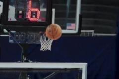 約老師+申京？楊瀚森在對(duì)抗賽展現(xiàn)出了全面的進(jìn)攻手段和策應(yīng)能力