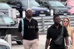 博格巴帶著女友在摩納哥四處閑逛，這是下家還沒找好啊~