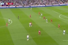 海鷗扳平！格魯達(dá)不停球挑傳助攻，阿亞里輕巧推射破門(mén)