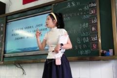 沒想到宏遠(yuǎn)隊(duì)的啦啦隊(duì)小姐姐居然還是個(gè)人民教師~