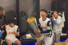 10年白衣終捧杯！32歲孫興慜奪熱刺生涯首冠，賽后更衣室瘋狂慶祝