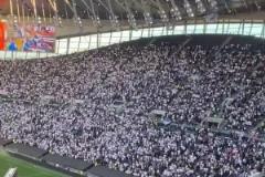 托特納姆熱刺體育場(chǎng)有4w球迷通過(guò)4個(gè)巨型電子屏幕觀看比賽